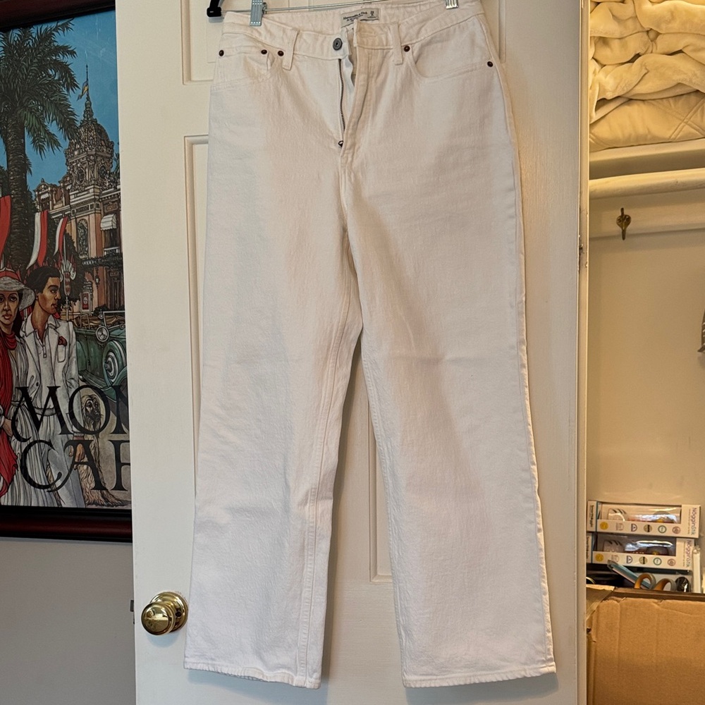 Abercrombie & Fitch High Rise the 90’s relaxed Jean in white curve love